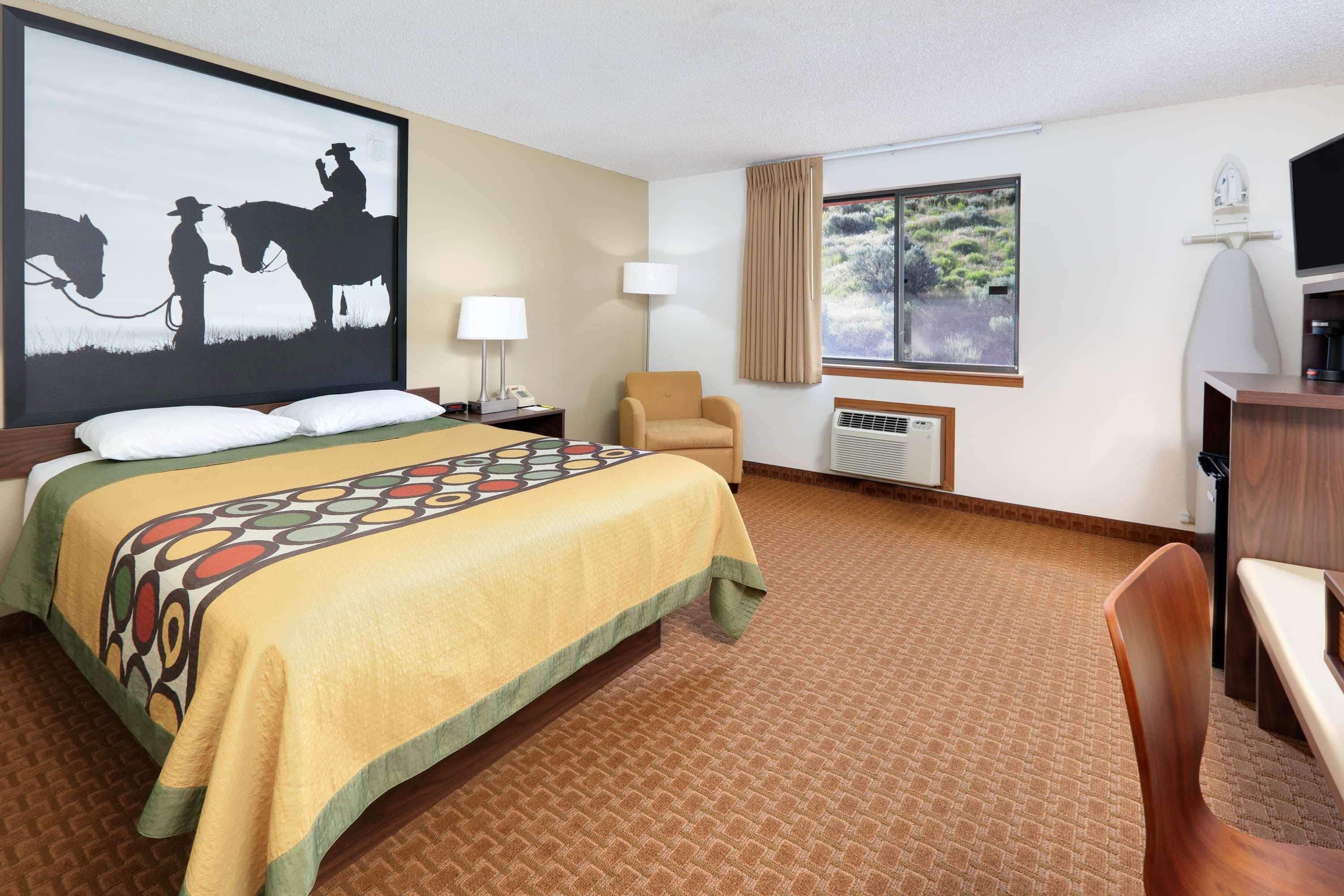 Super 8 By Wyndham Cody Hotel Екстериор снимка